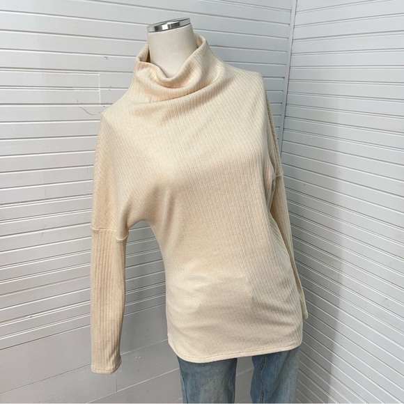 Julia Allert Rib Knit Asymmetric Blouse - Picture 1 of 8